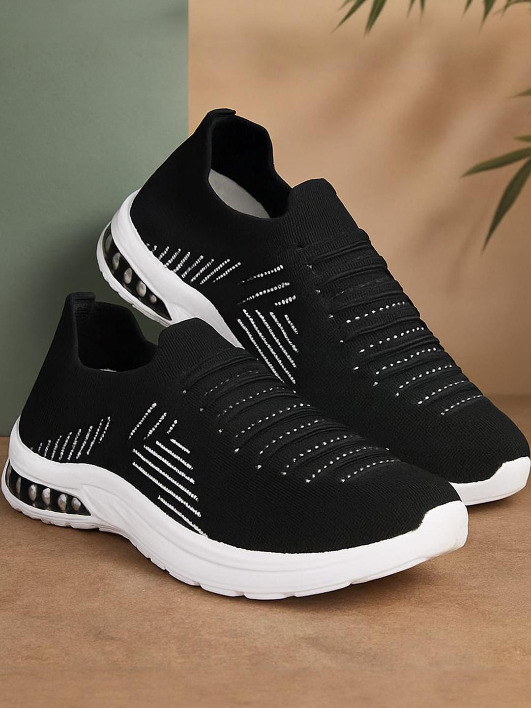 SKITE Black slipon sports sneakers with Air Cushion Sole