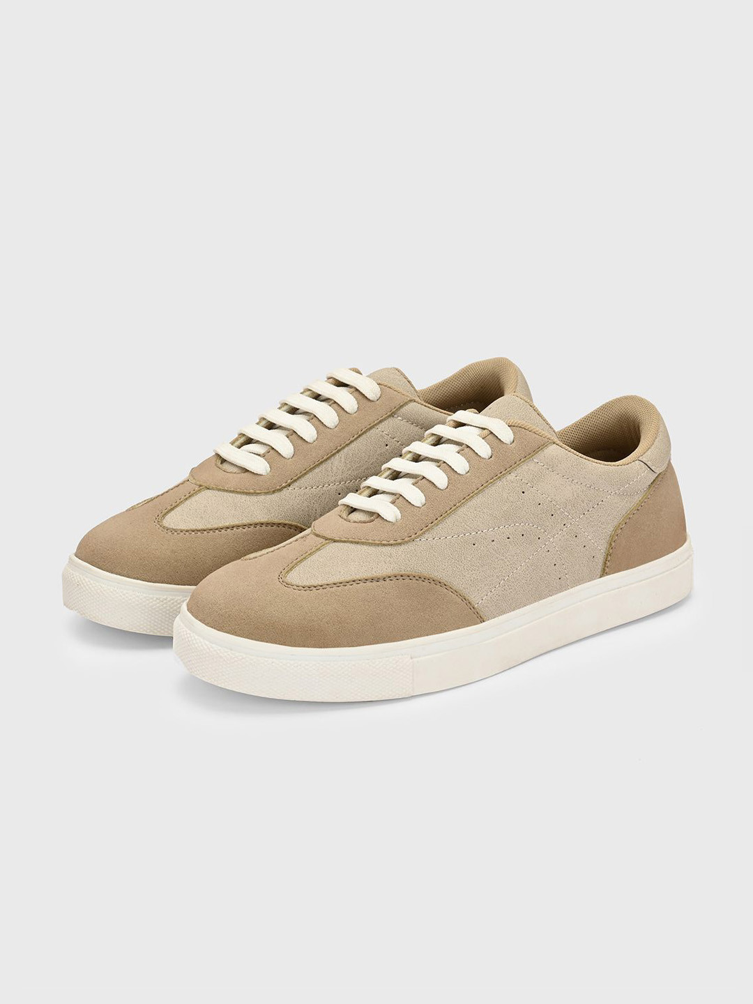 The Roadster Lifestyle Co. Women Colourblocked Sneakers