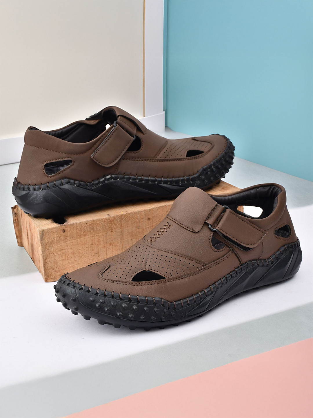 Robbie Jones Valcro Casual Comfort Sandals