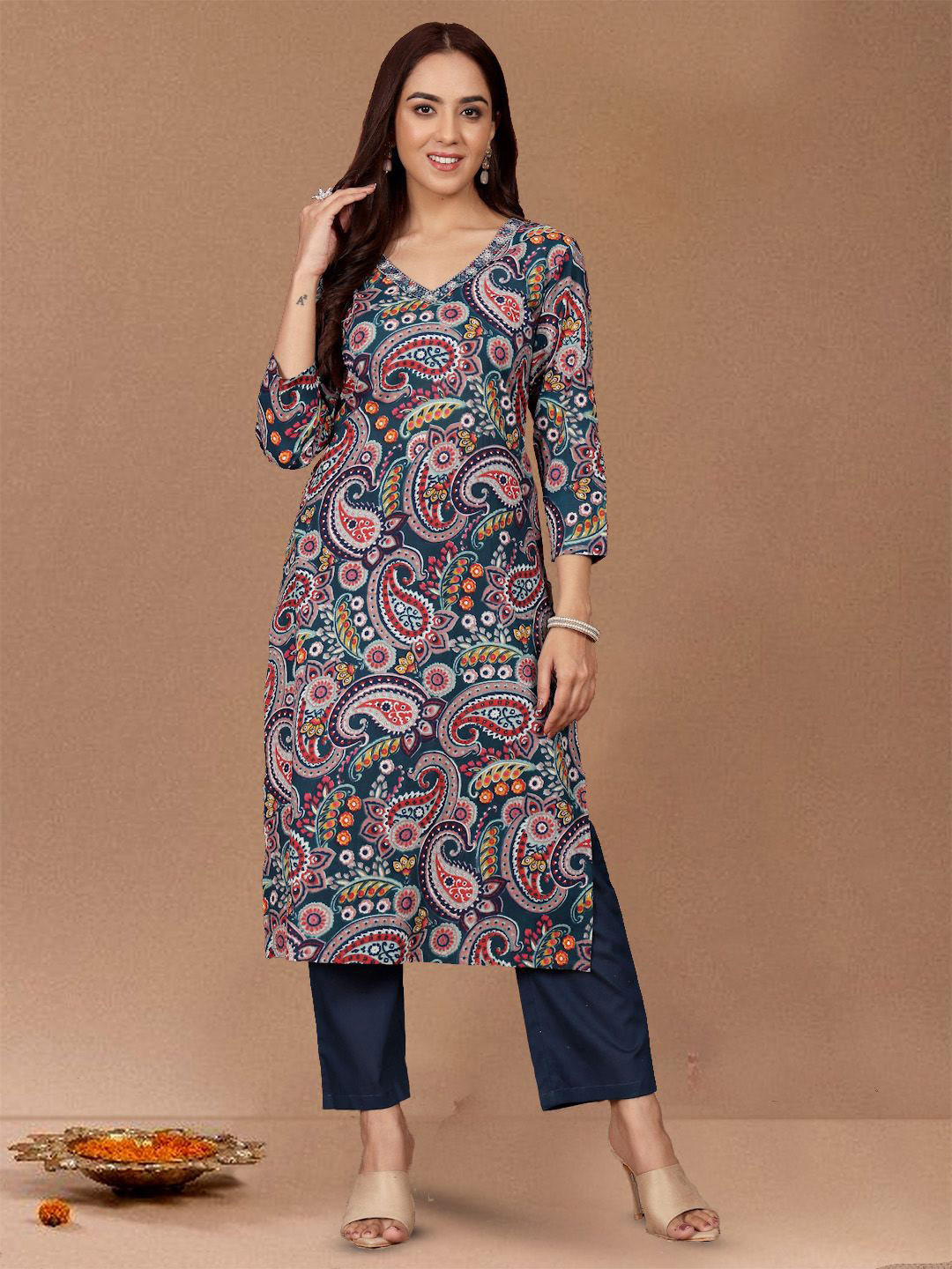 Varanga Paisley Printed V-Neck Screen Print Cotton Straight Kurta