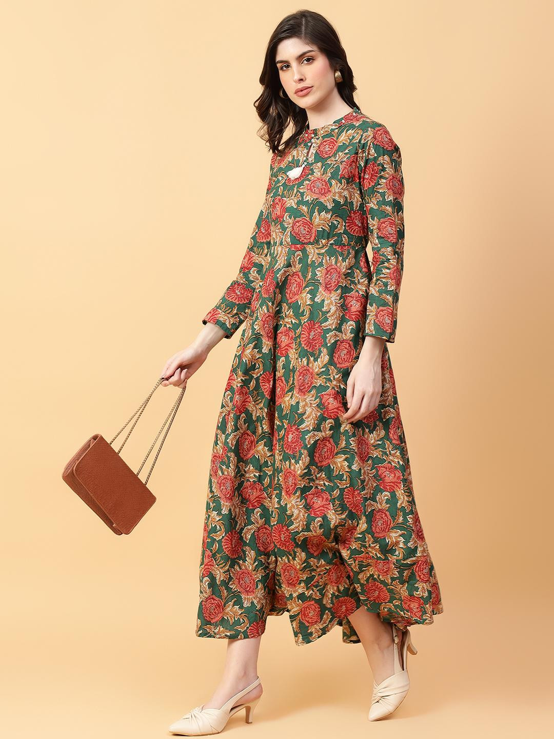 Angkor Women Green  Cotton Kurtas