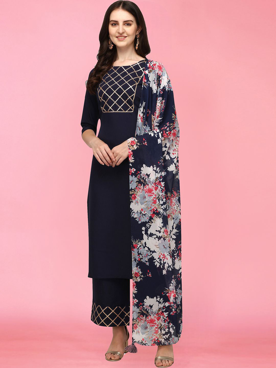 THE FAB FACTORY Checked Round Neck Straight Kurta With Trousers & Dupatta