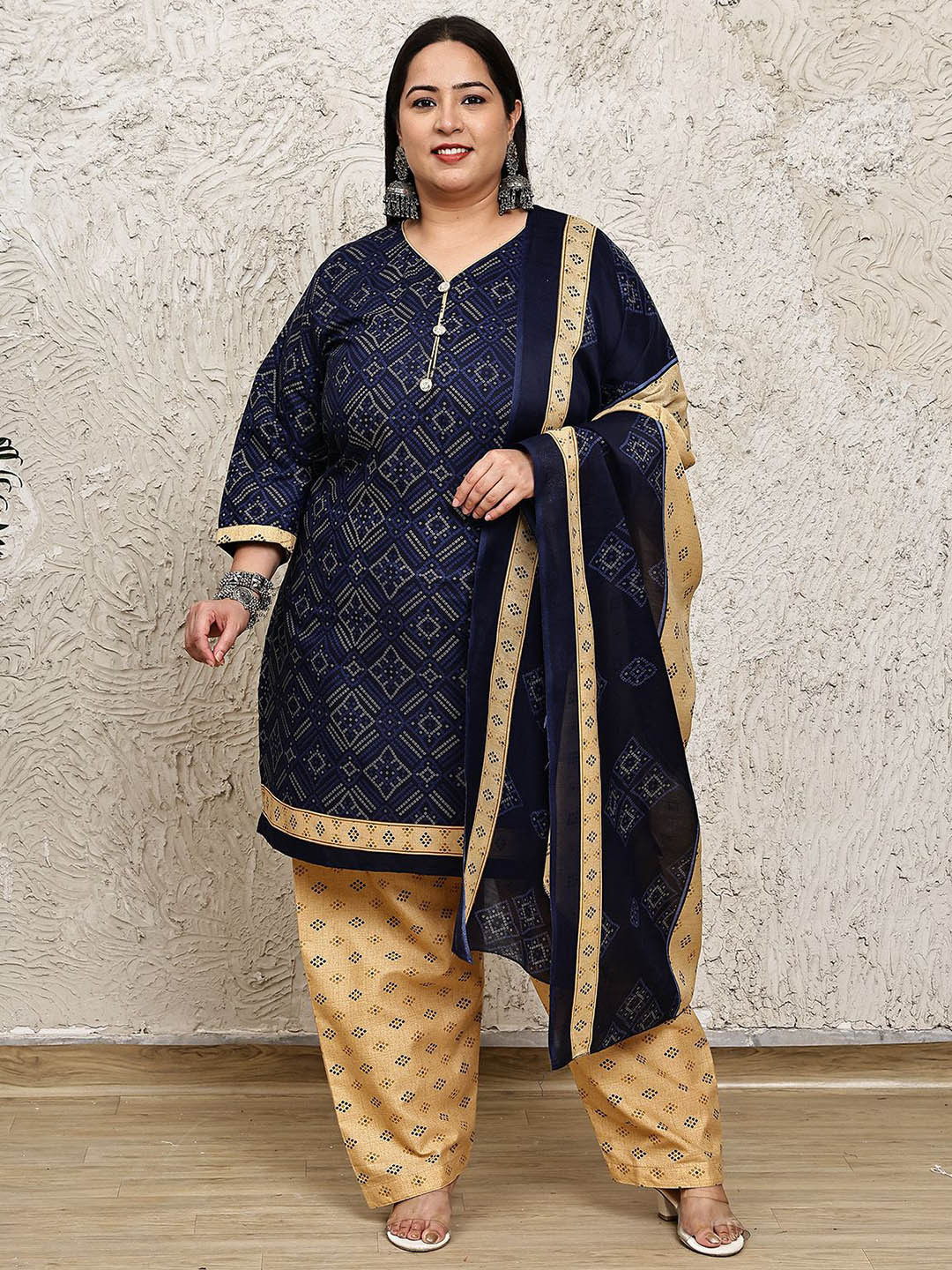Rajnandini Women Floral Printed Regular Kurta & Salwar With Dupatta