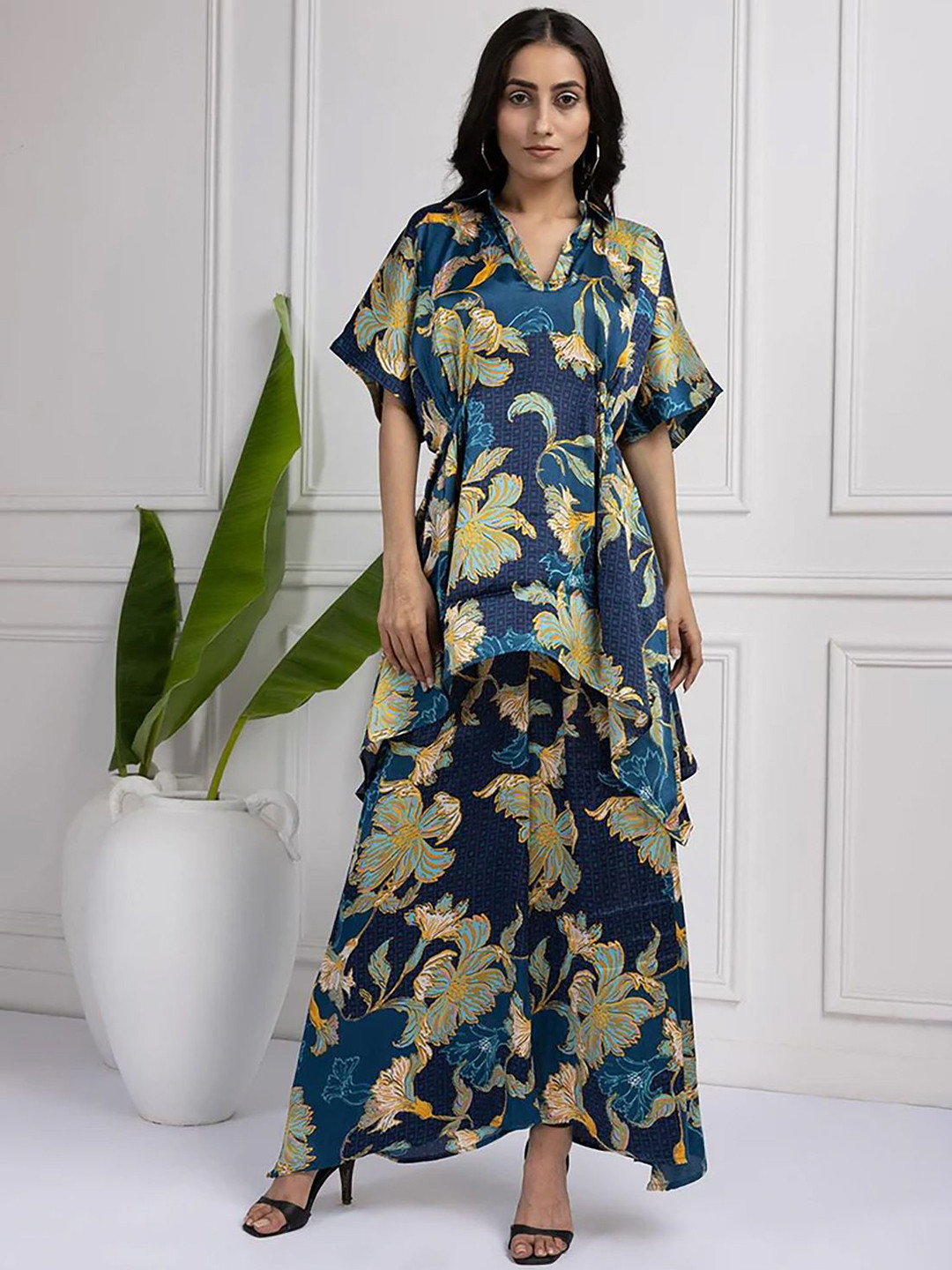 House of Kaftan Printed V-Neck Short Sleeve Top With Palazzos Co-Ords