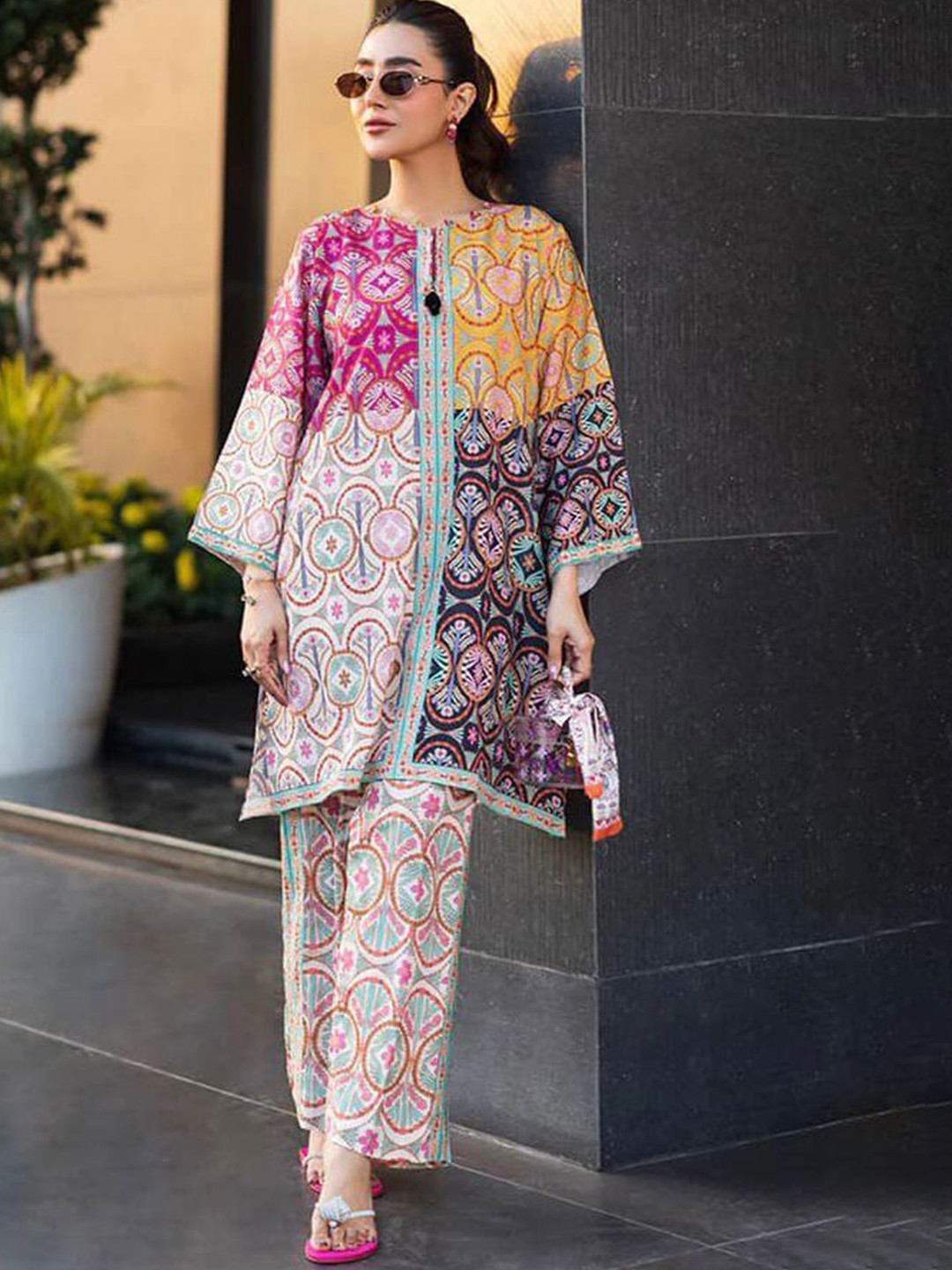 DESIGN ELEMENTS Women Ethnic Motifs Printed Cotton Kurta with Palazzos