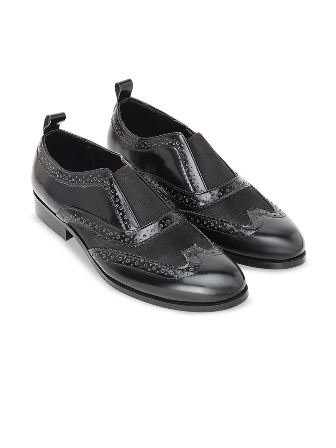 The Alternate Men Perforations Brogues With Elastic Strap