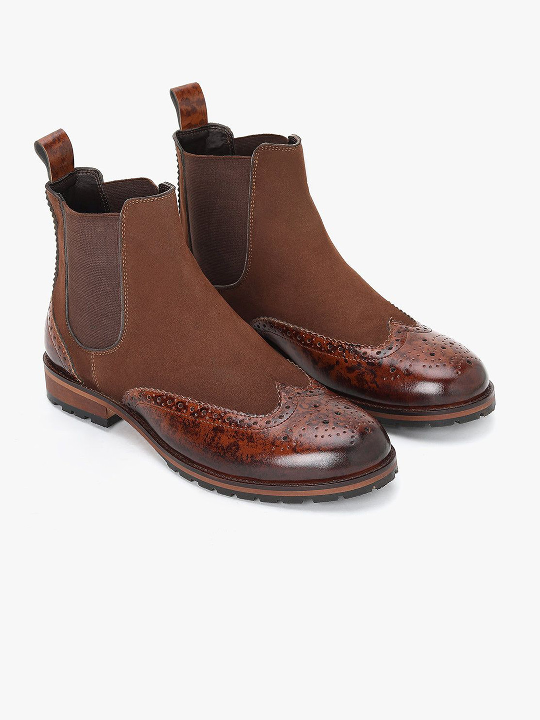 The Alternate Men Round Toe Chelsea Boots