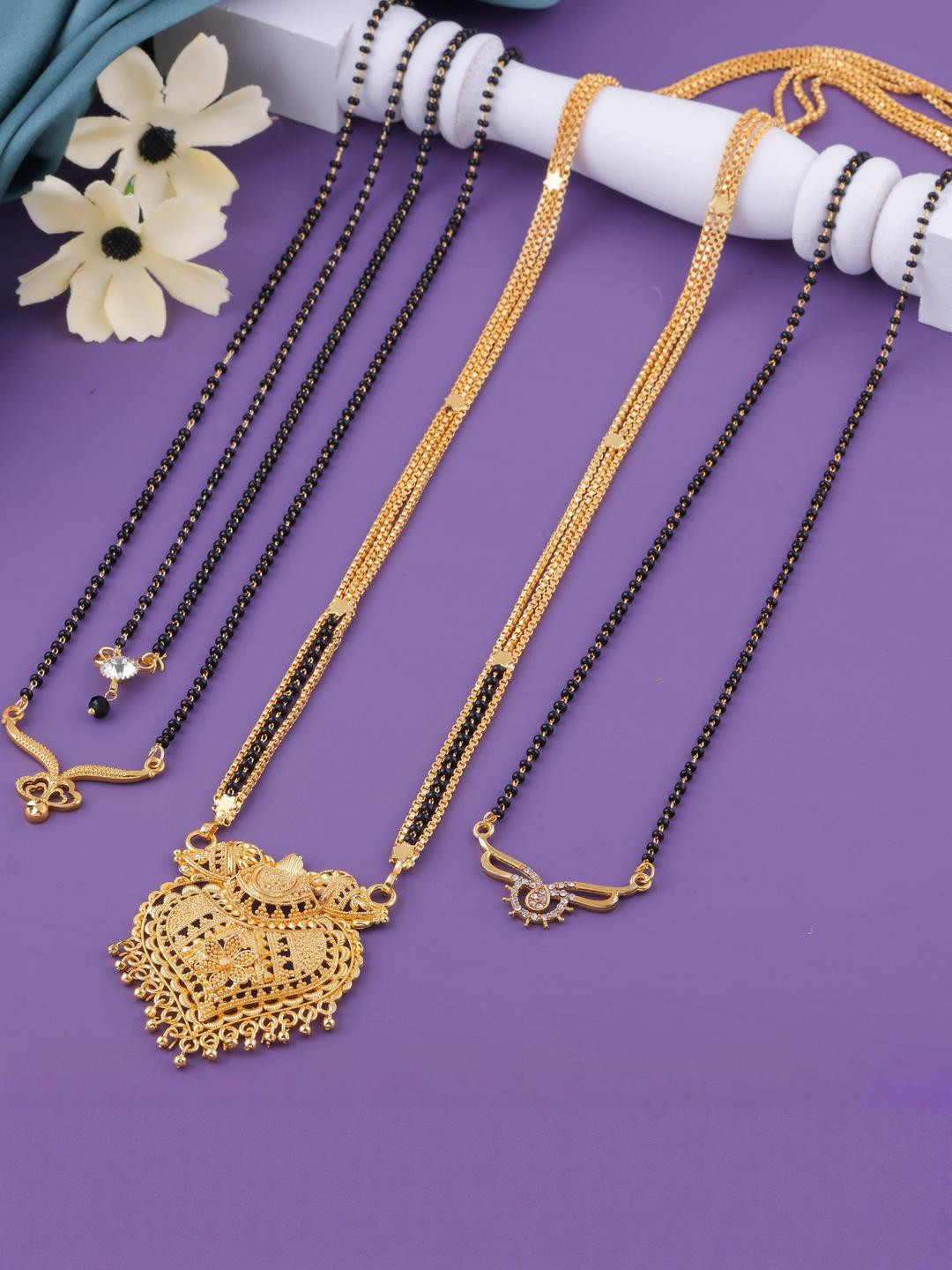 DIVASTRI  Pack of 4 women Artificial Black Beads Gold-Plated Mangalsutra