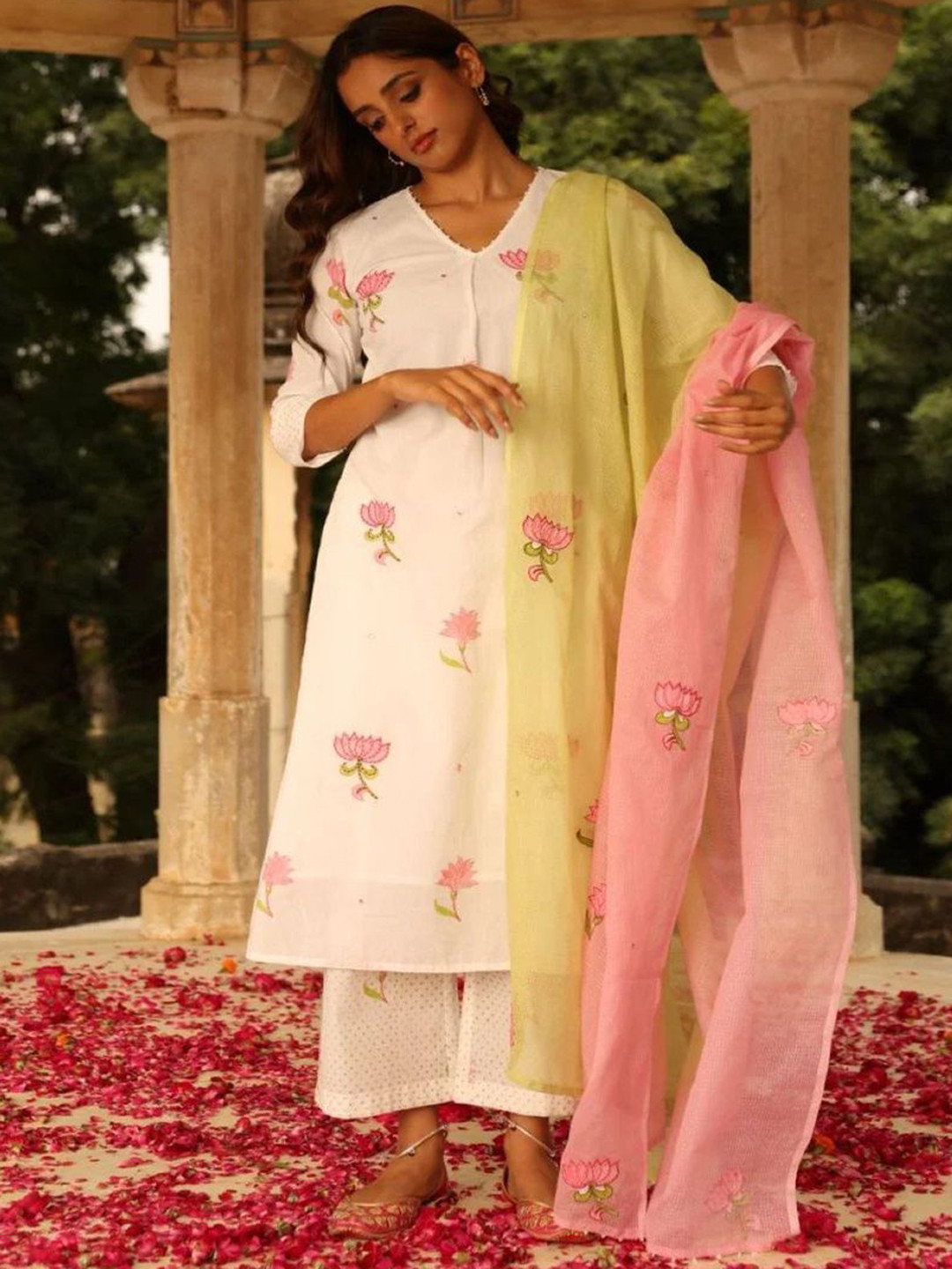 TERHA TAALI Floral Printed Pure Cotton V-Neck Straight Kurta With Palazzos & Dupatta