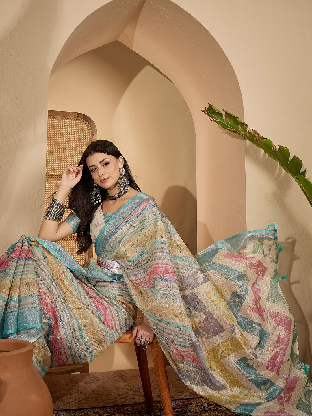 Sangria Digital Printed Saree With Belt & Unstitched Blouse