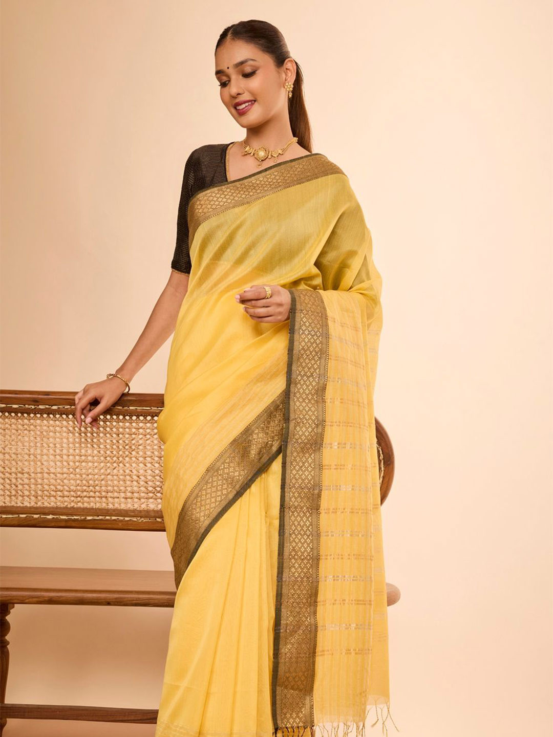 Taneira Zari Maheshwari Saree With Unstitched Blouse Piece