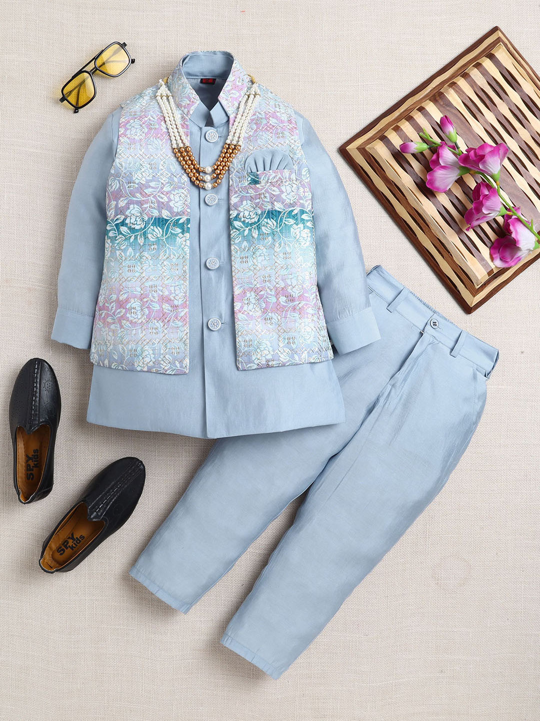 ahhaaaa Boys Mandarin Collar Straight Kurta With Pyjamas & Nehru Jacket