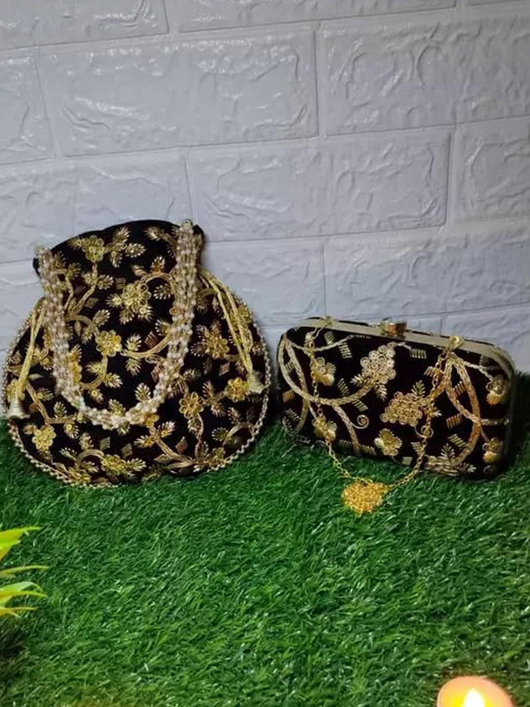 SHAKUNTLA VINTAGE Multicolor Clutch