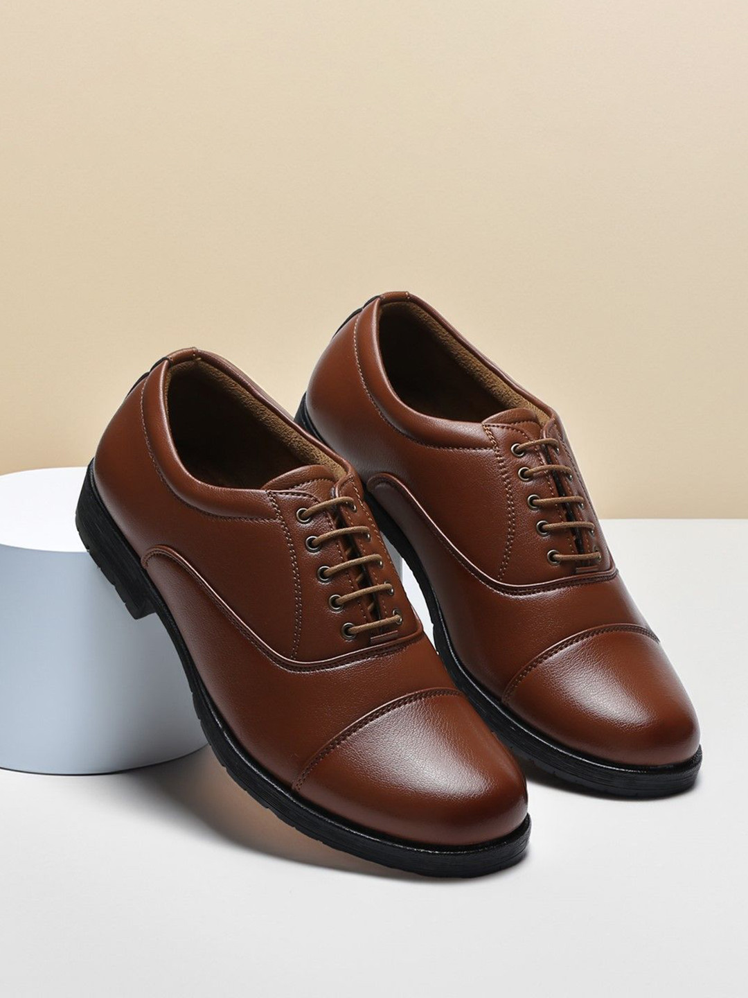Field Care Men Low-Top FormalShoes