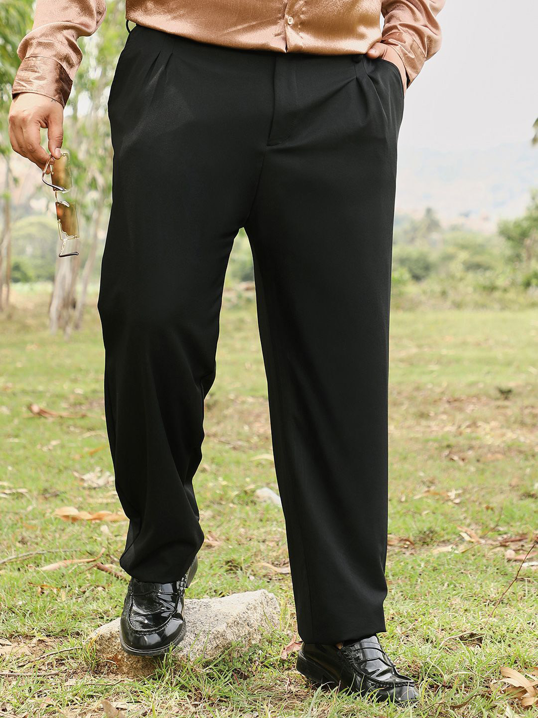 Instafab Plus Men Relaxed Fit Extended-Waistband Pleated Trousers