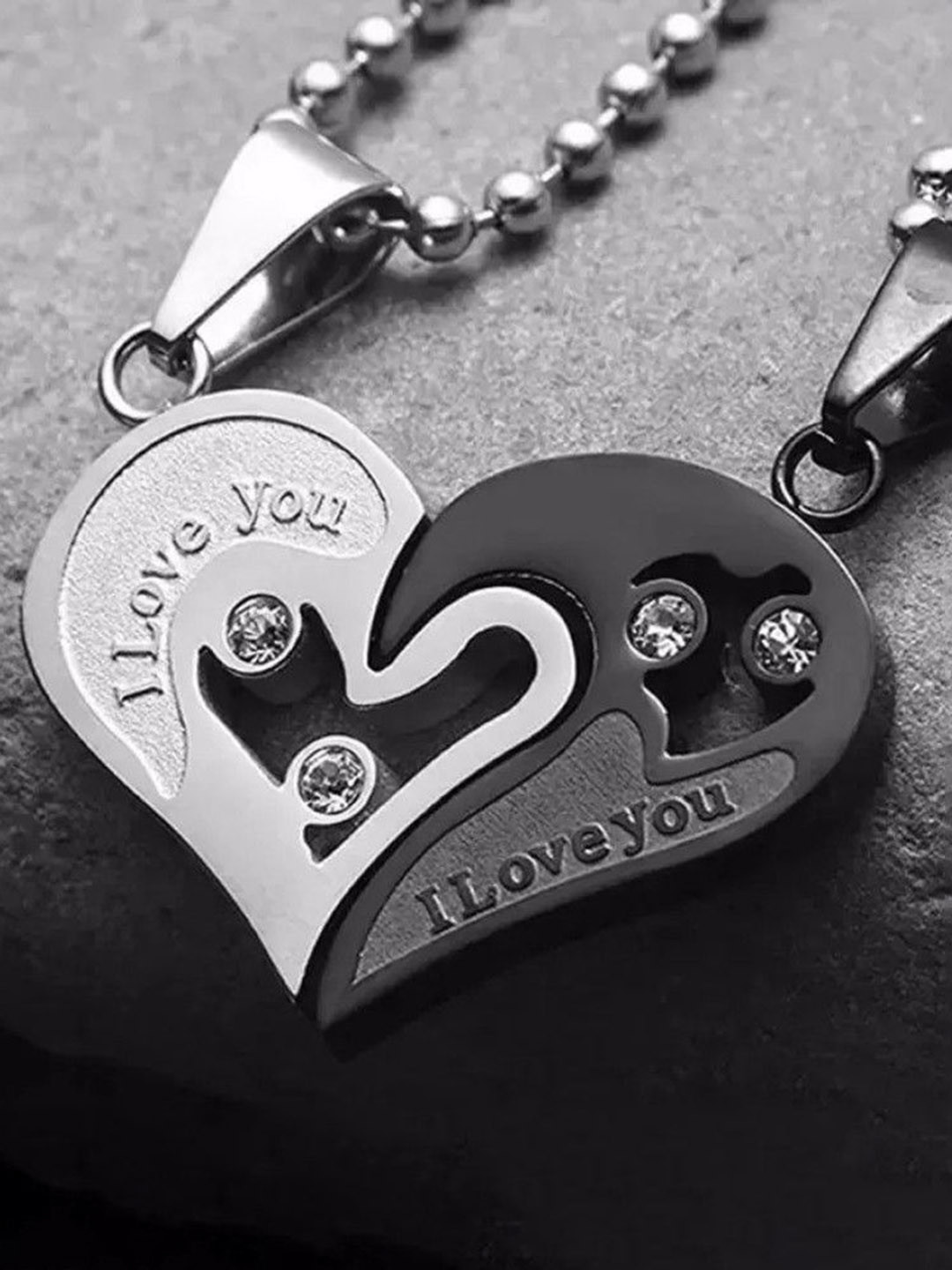 RV Jewels Unisex Set of 2 Silver-Plated Stones Studded Heart Shaped Pendants with Chains