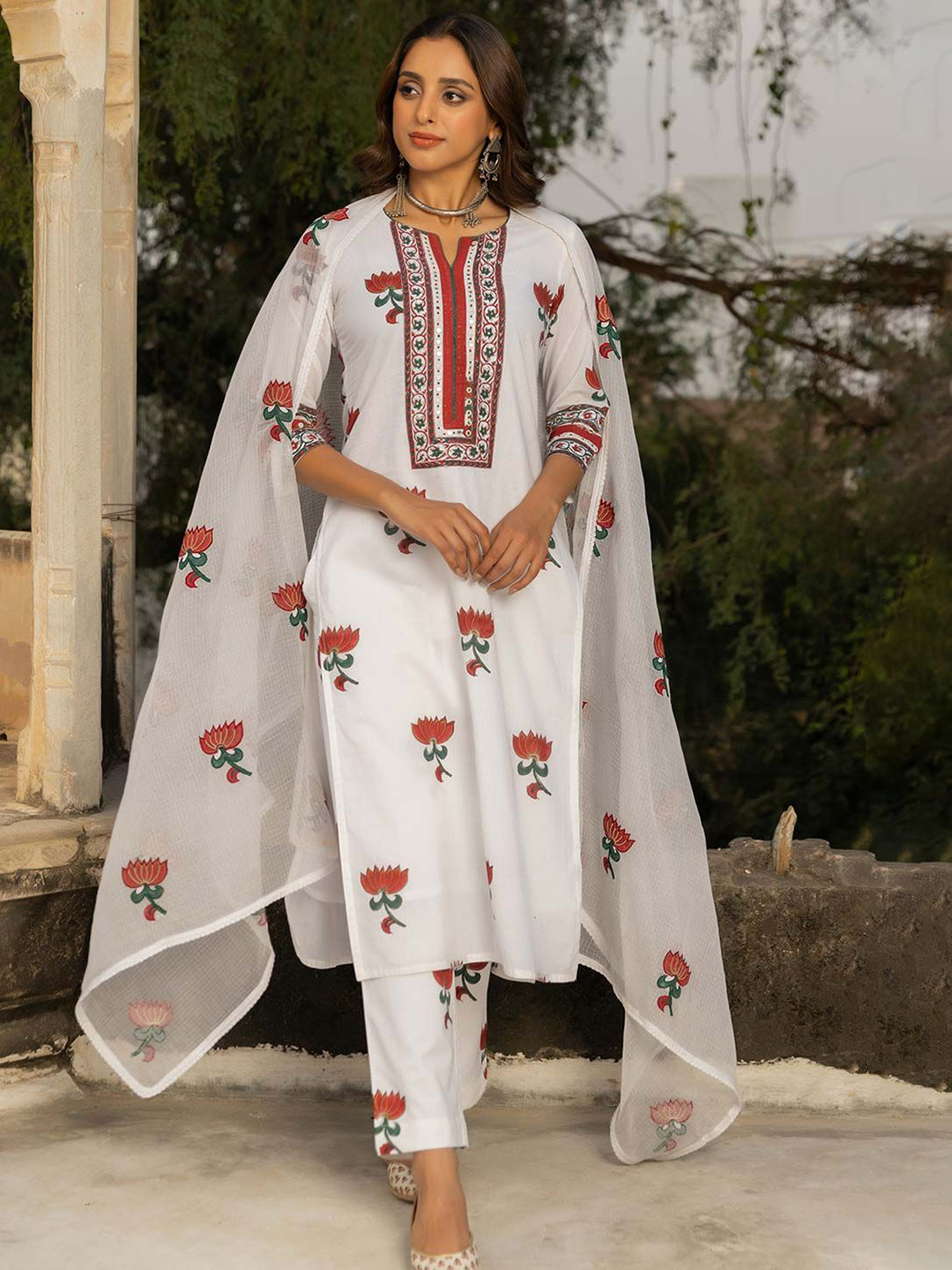 TERHA TAALI Women Floral Printed Regular Pure Cotton Kurta With Trousers & Dupatta