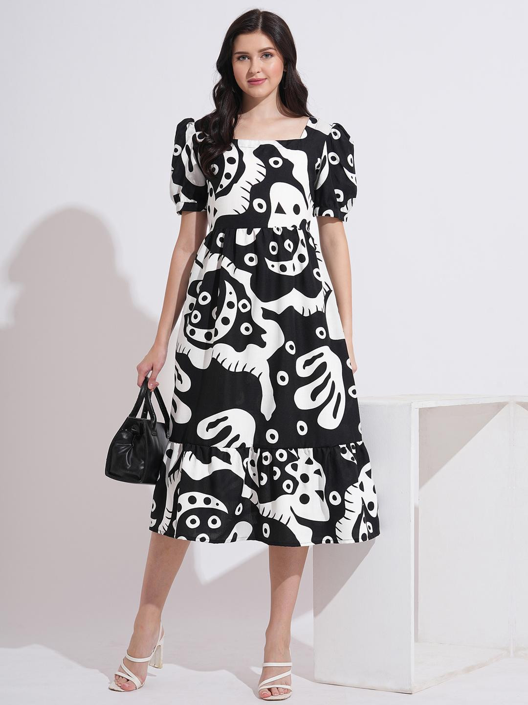 Murcia Women's Black & White Abstract Printed Dress
