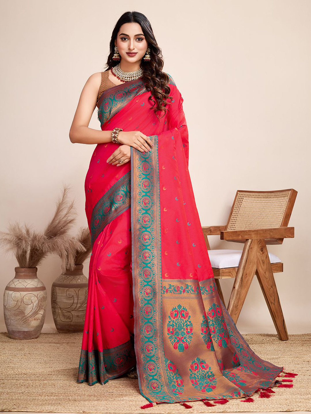 OFLINE SELECTION Woven Design Zari Silk Blend Paithani Saree