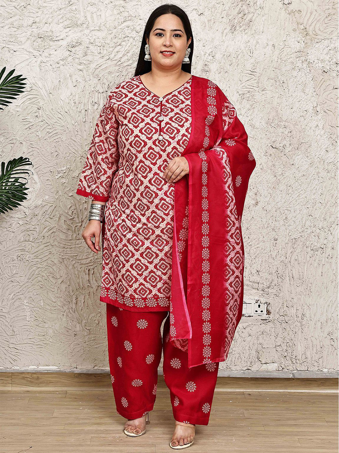 Rajnandini Plus Size Geometric Printed V-Neck Straight Kurtia Wth Salwar And Dupatta
