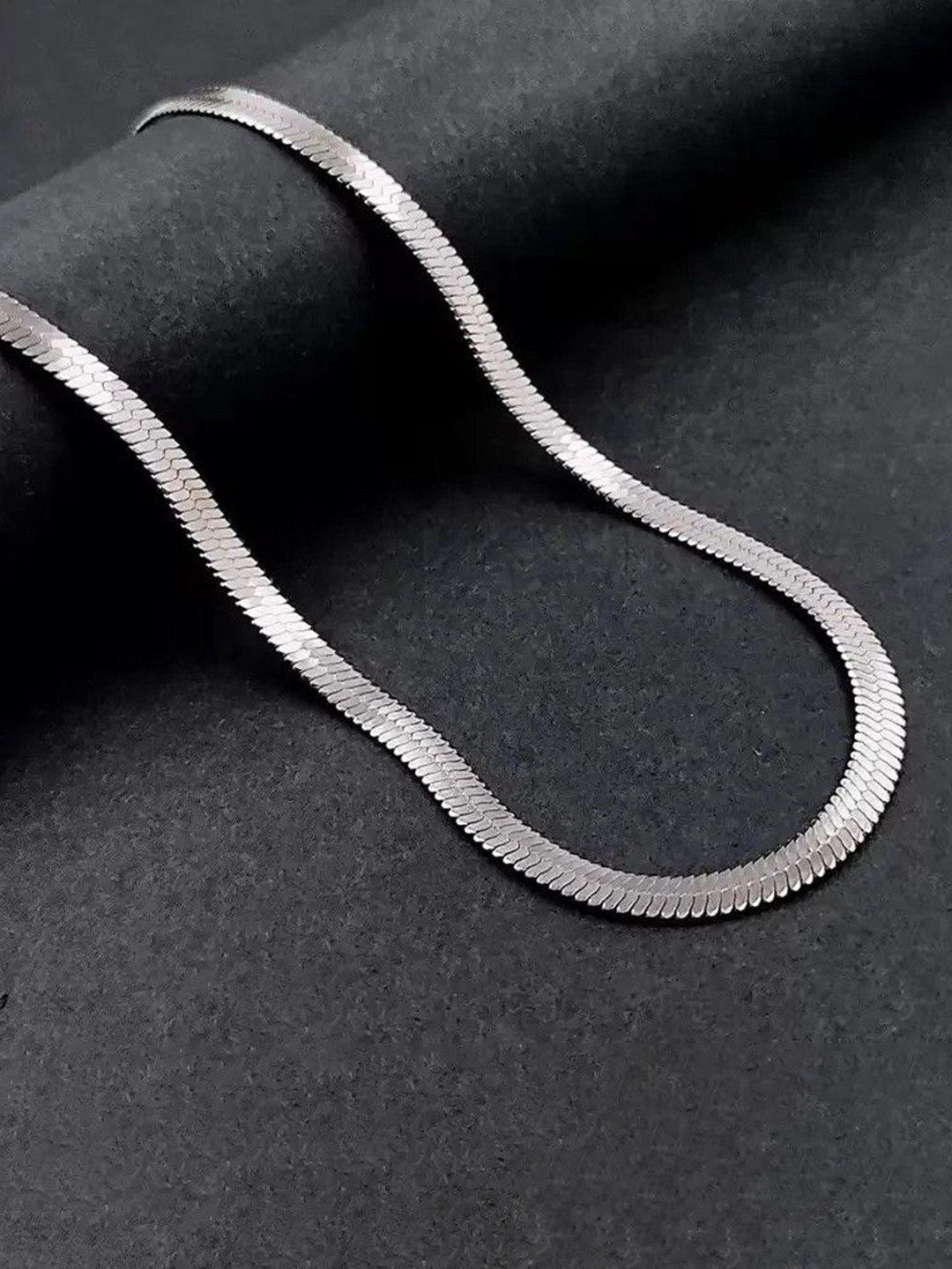 Accessoo Men Minimal Necklace & Chains