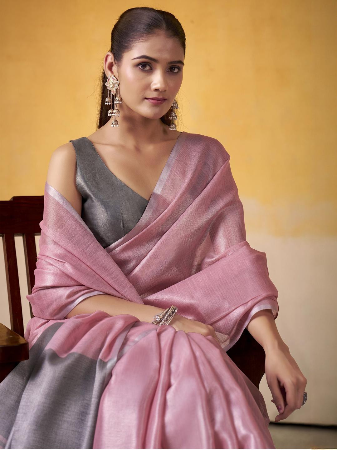 Smart Stree Zari Weaving Tissue Saree