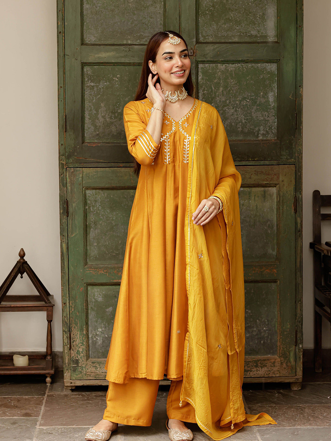 Bunaai Nandini Women Yoke Design Anarkali Pleared Kurta with Trousers & With Dupatta