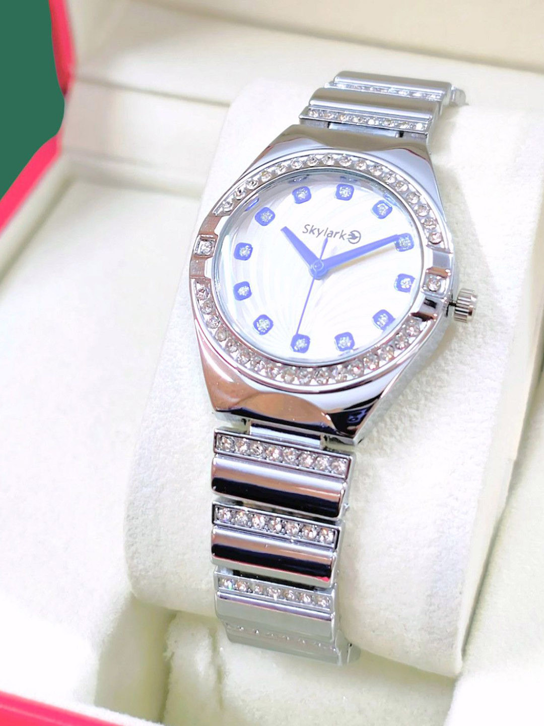 Skylark Women Embelished Dial & Straps Analogue Watch SEO_Seltoz_Silver_566