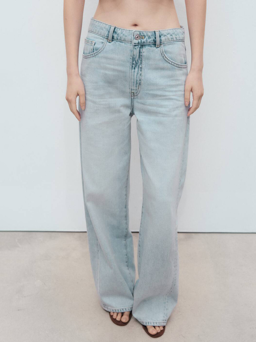 MANGO Women Mid-Rise Light Fade Pure Cotton Balloon Fit Jeans