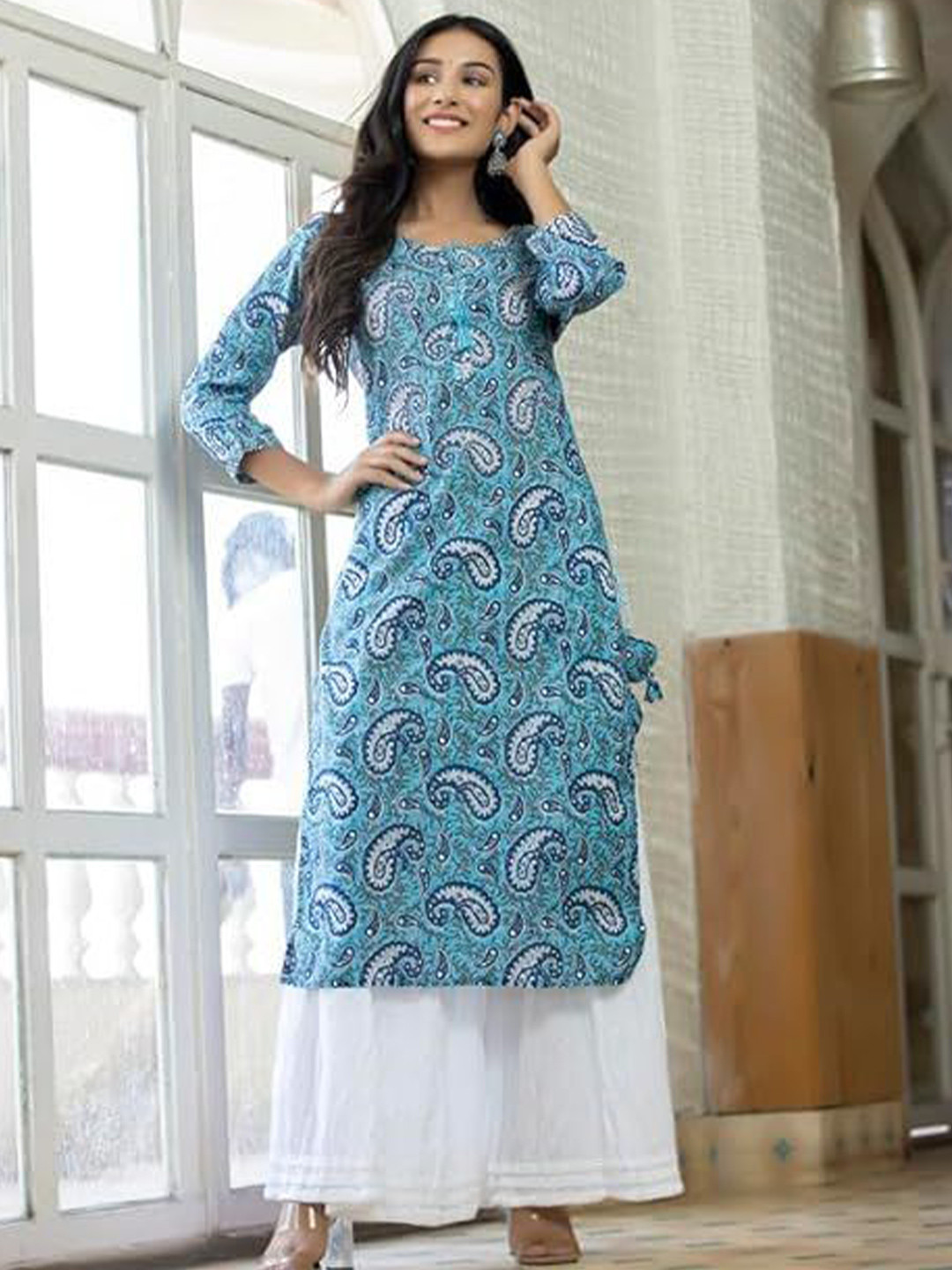 SYMPLE Women Paisley Printed Round Neck Pure Cotton Straight Kurta