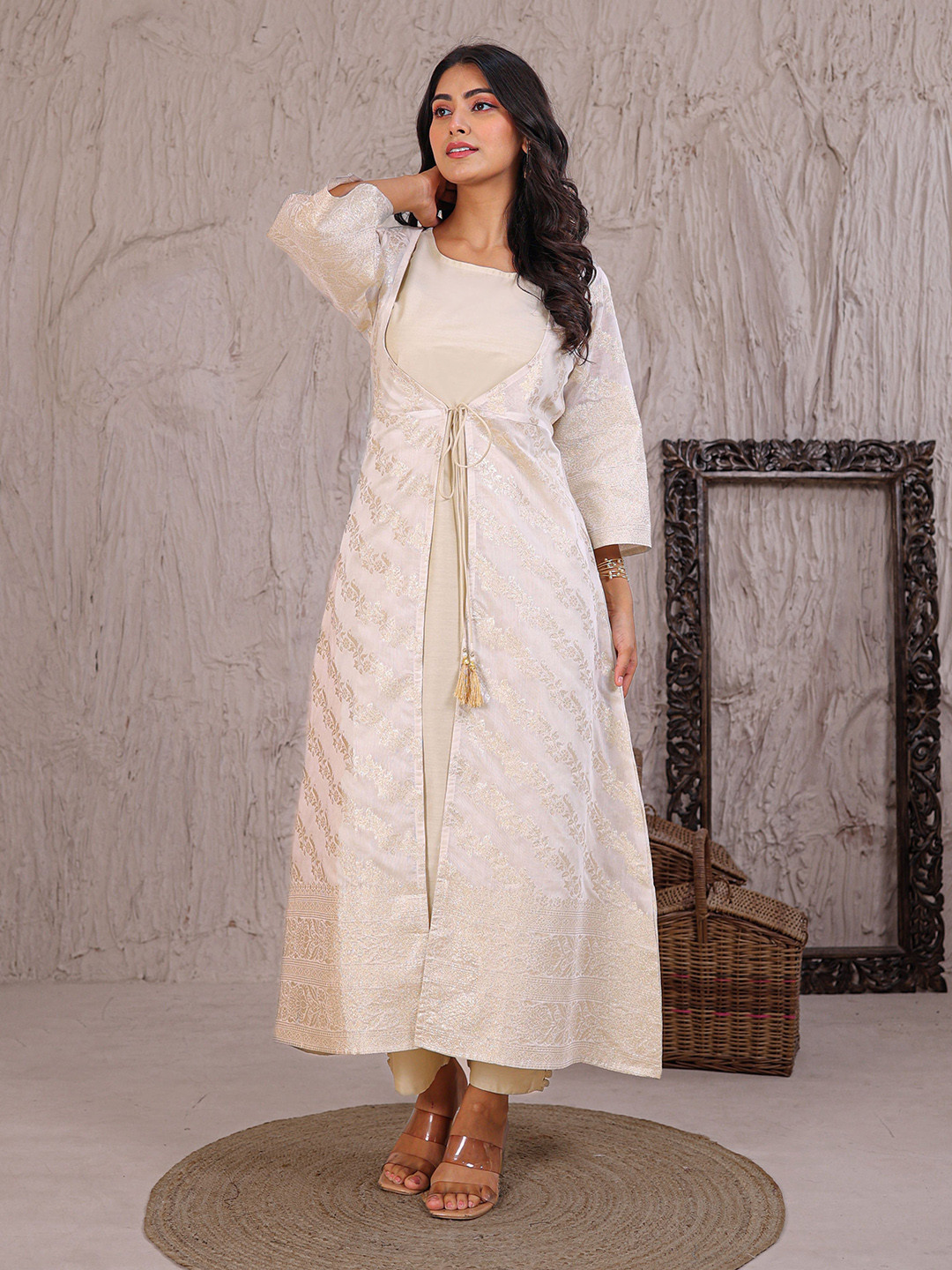 ZARI Zari Jaipur Kurta Set with Barocade Textures