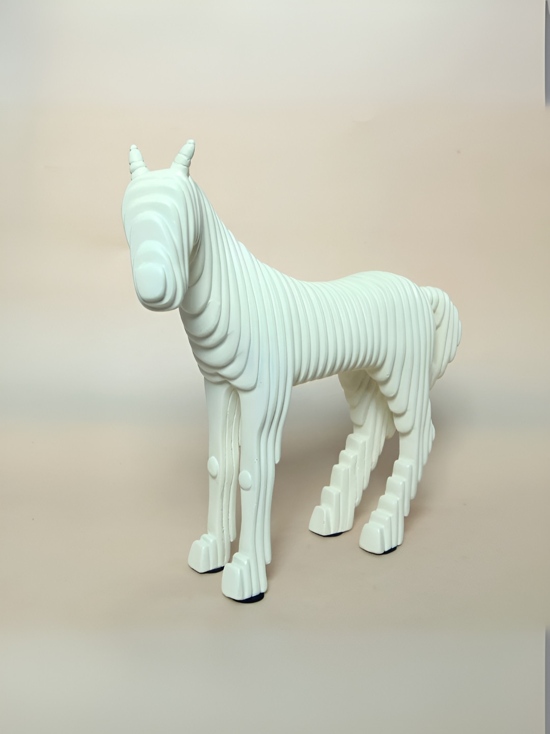 SMOKEY COCKTAIL White 3D Horse Figurine Showpiece