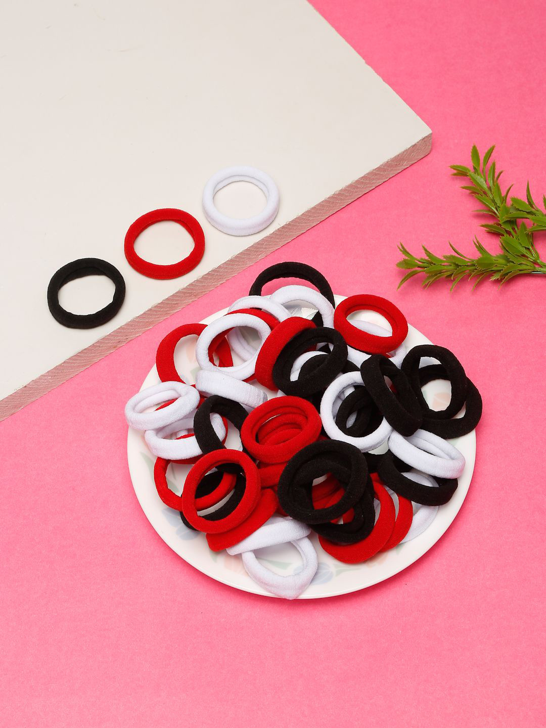 Stoln Set of 30 Women Rubber Bands
