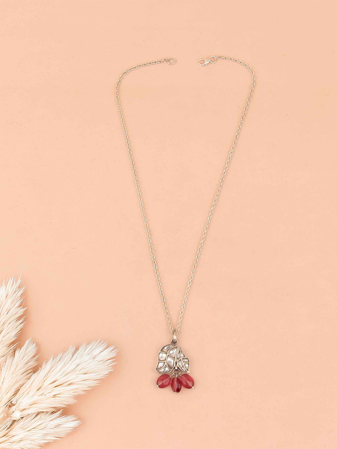 Shyle 925 Sterling Silver Essence Dual Leaf Kundan Studded Pendant With Chain