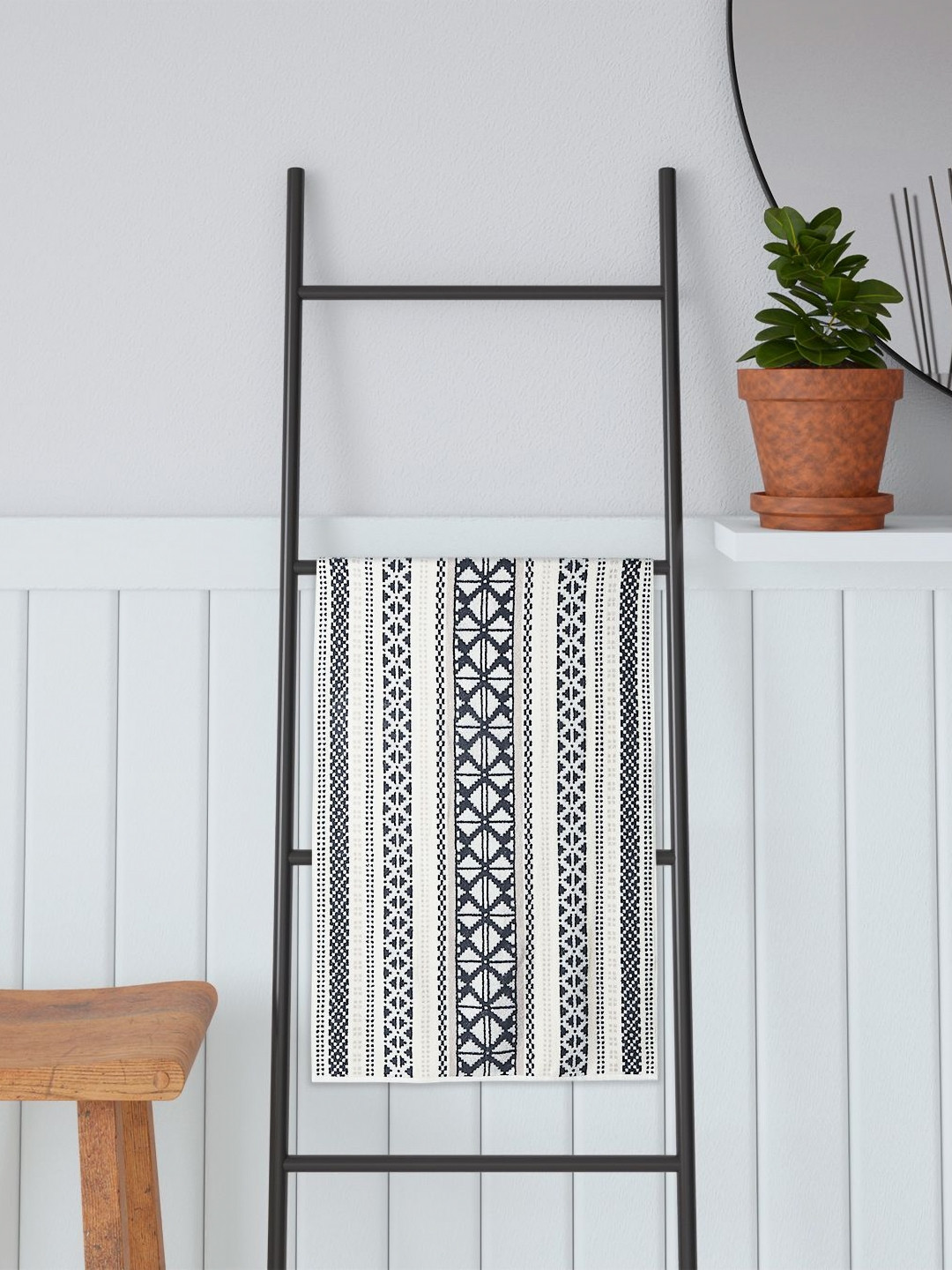 Portico Desert Bloom White & Blue Printed Cotton 500 GSM Bath Towel