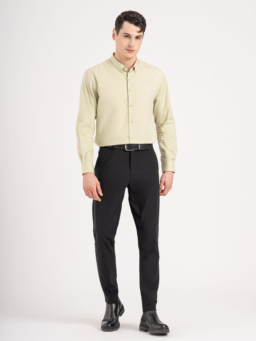 Red Tape Men Relaxed Fit Solid Button-Down Collar Formal Shirt