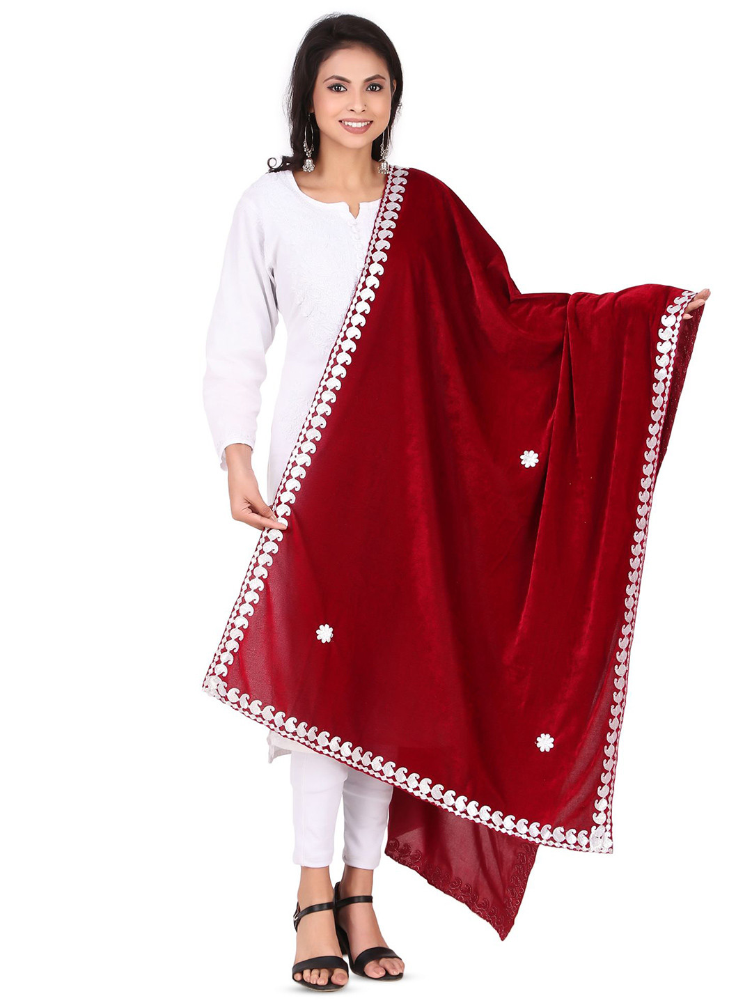 Traditions Bazaar Paisley Embroidered Gotta Patti Velvet Dupatta