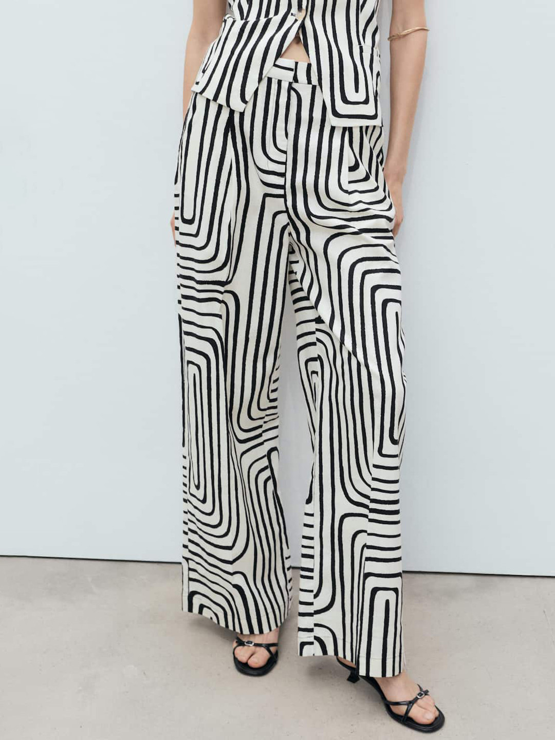 MANGO Women Geometric Printed Straight Fit Linen Cotton Trousers