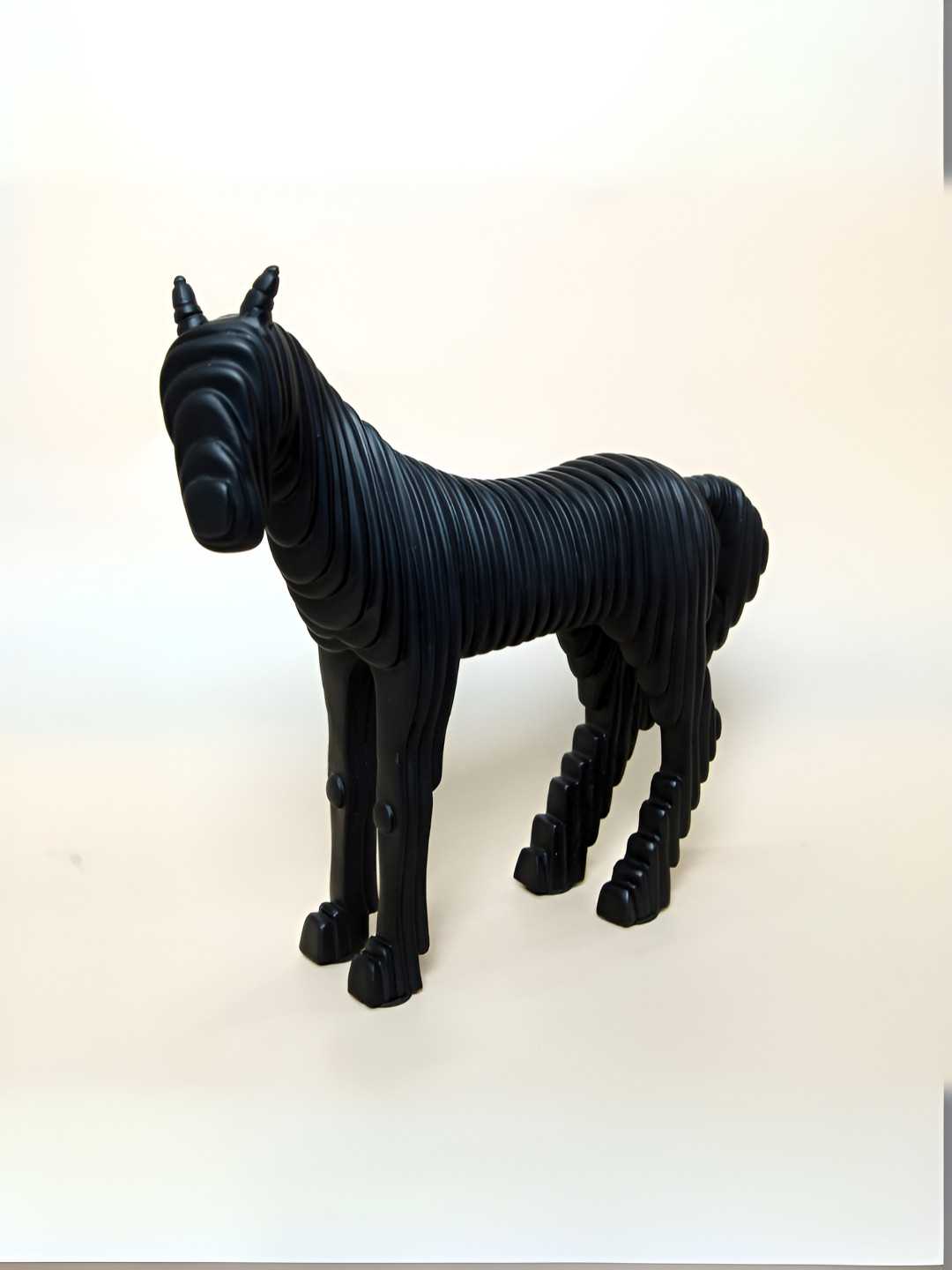 SMOKEY COCKTAIL Unisex Curio Artistic 3D Horse Sculpture Animals Showpiece