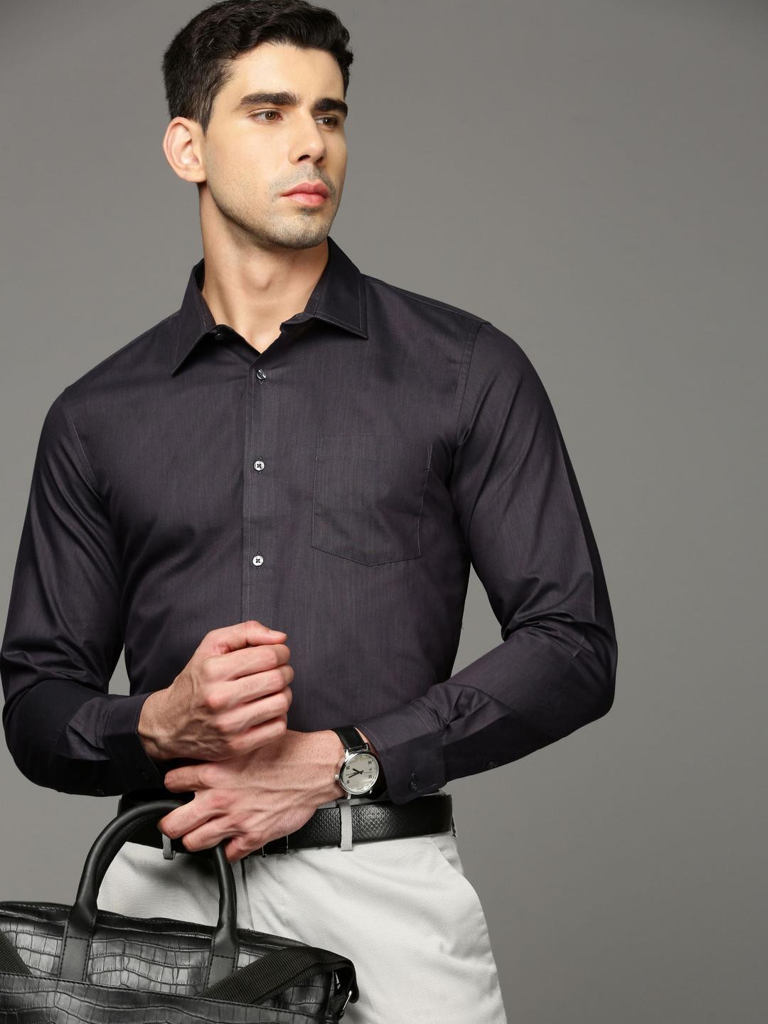 Independence Men Comfort Slim Fit Solid Spread Collar Formal Shirt