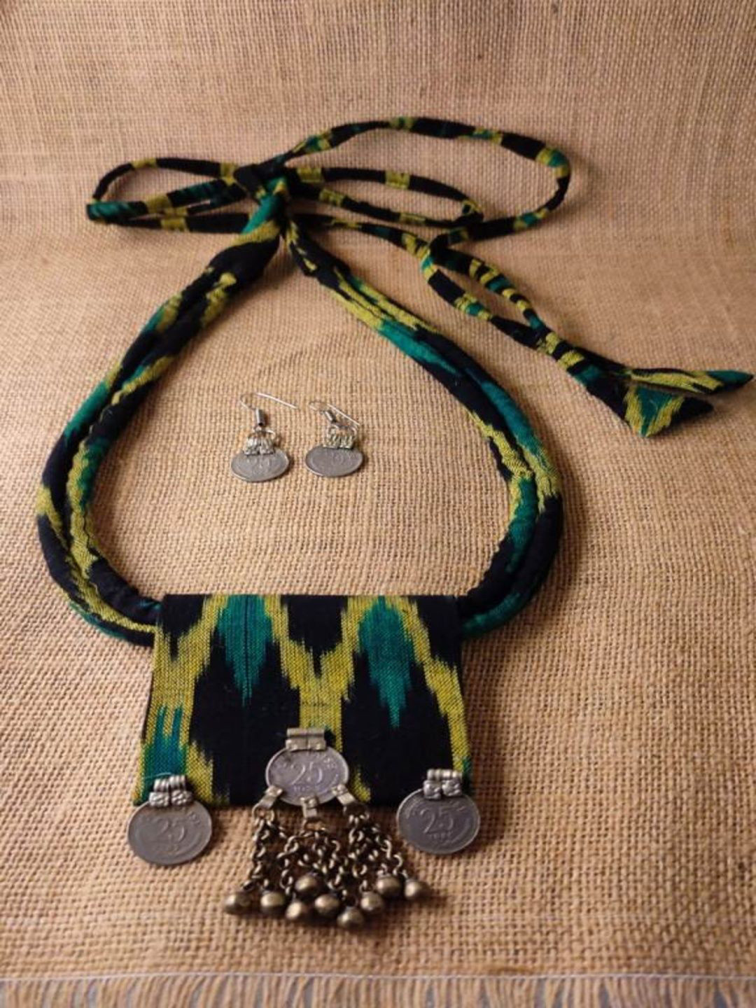 JewelSana Stone-Studded Jewellery Set