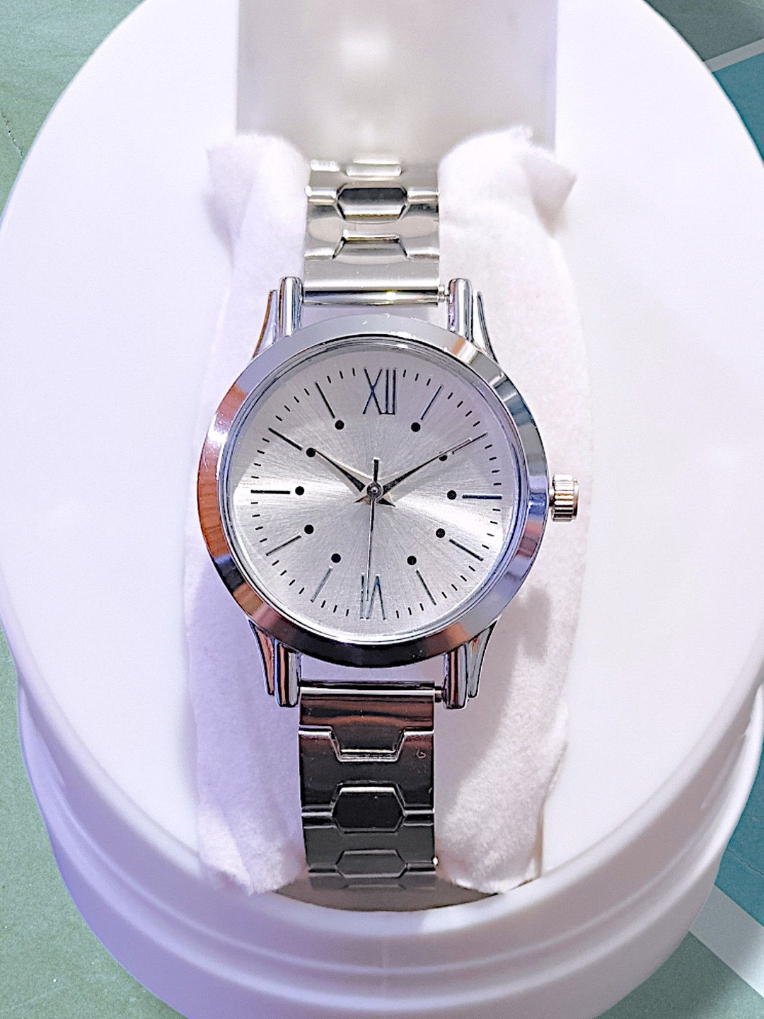 Skylark Girls Round Dial & Bracelet Style Straps Analogue Watch Salmon_Silver_girl-839