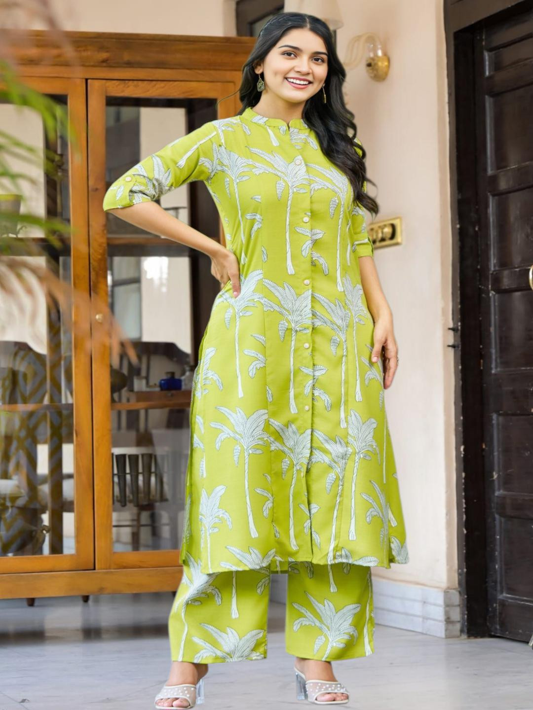 YAGNIK FASHION Women Green Kurta Sets