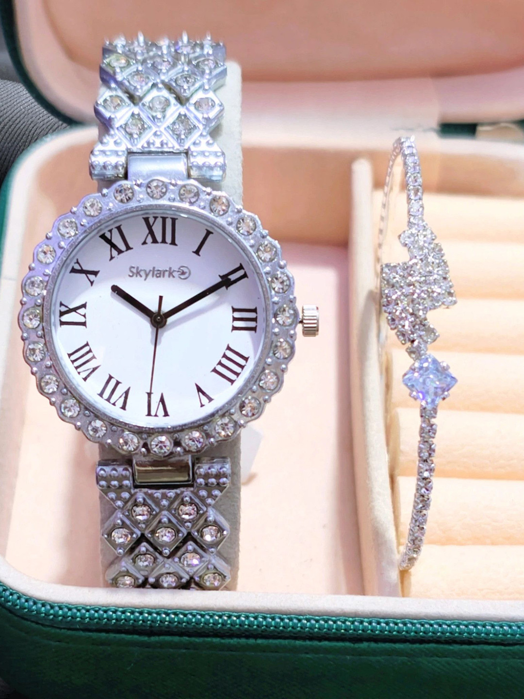 Skylark Girls Analogue Watch Gift Set Robin-Roman_Nimbosi_Silver&Braclet05
