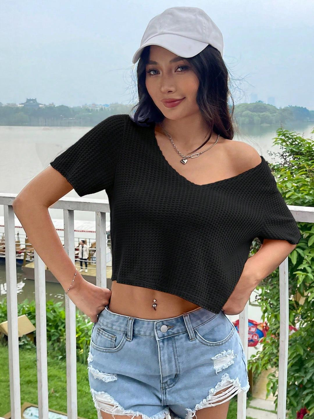 RAHI TRENDZ Women Solid V-Neck Crop Top