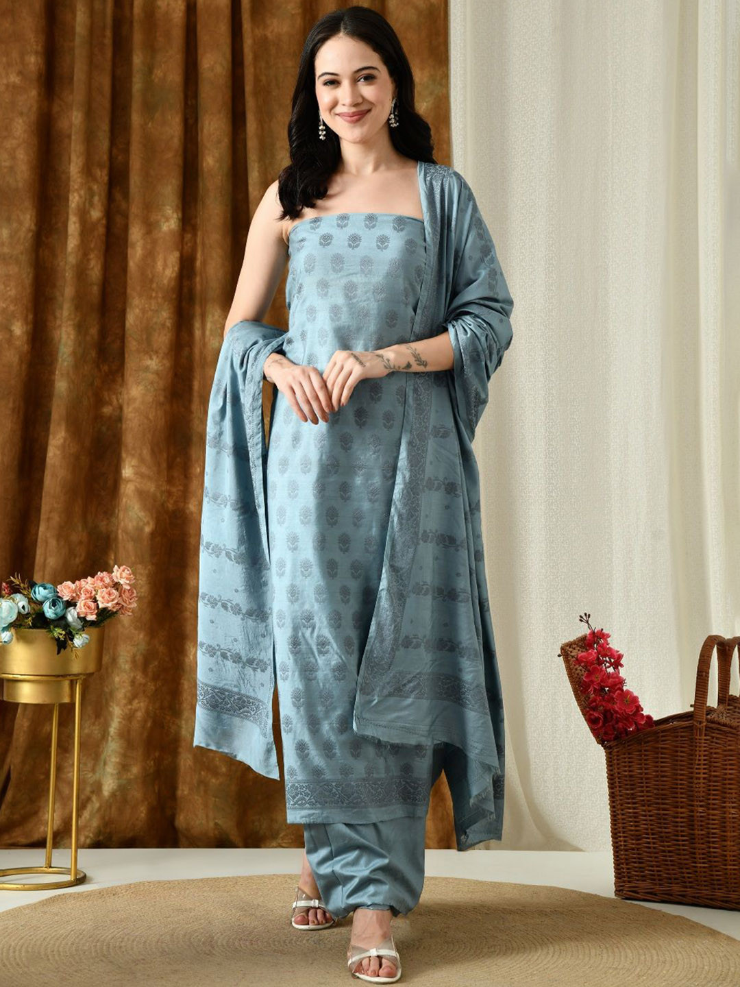 THE WEAVERS SHOP BY RAAVI Silk Unstitched Dress Material