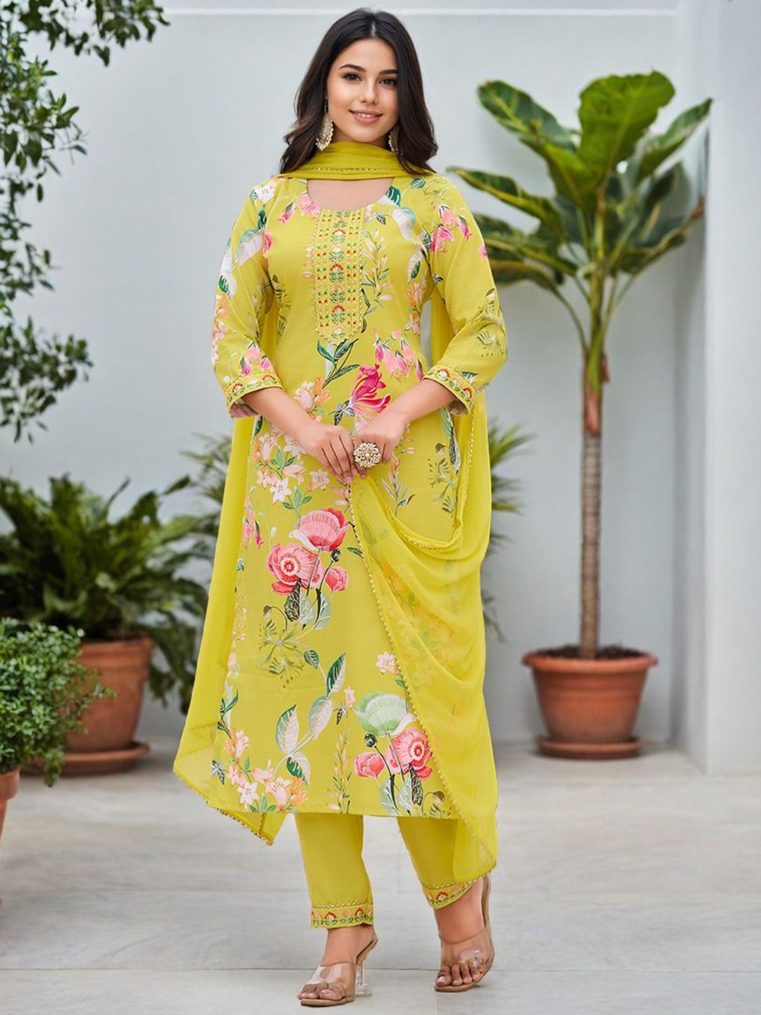 SZN Women Floral Printed Kurta with Trousers & Dupatta