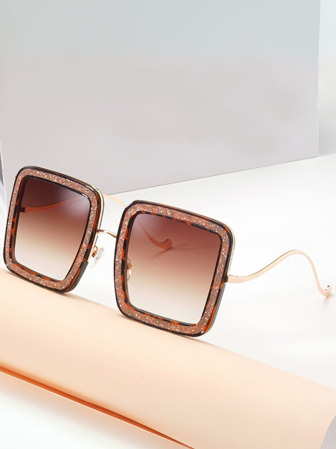 Secret Lives Unisex Plastic Sunglasses With Protection Gradient Polycarbonate Lens UV400