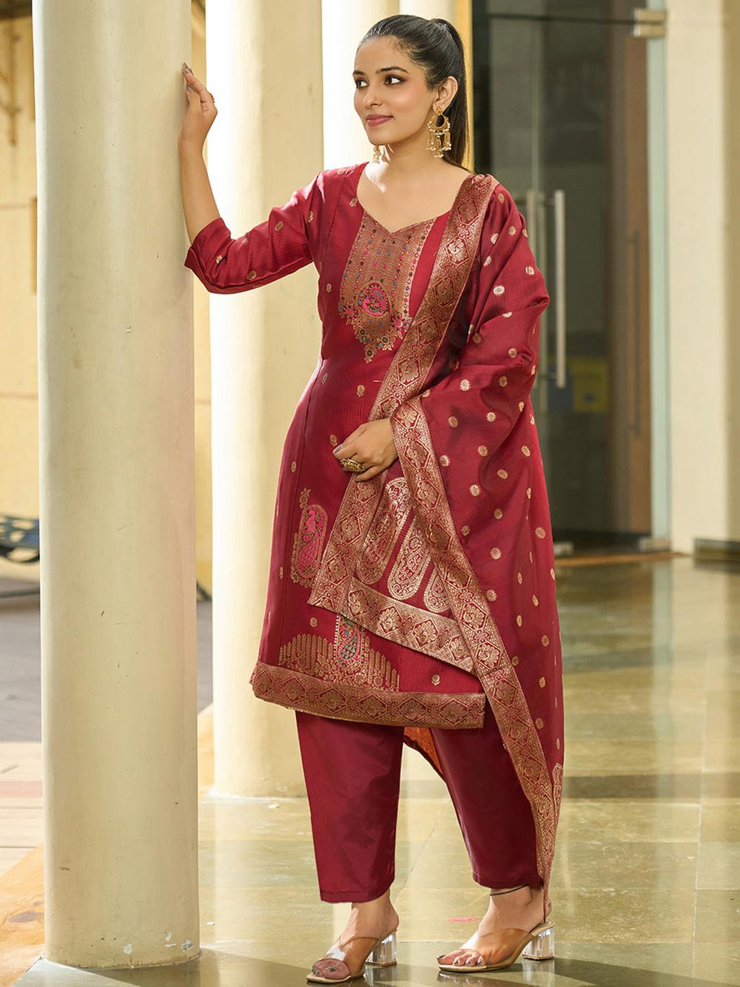 dearthank Women Maroon Kurta Sets