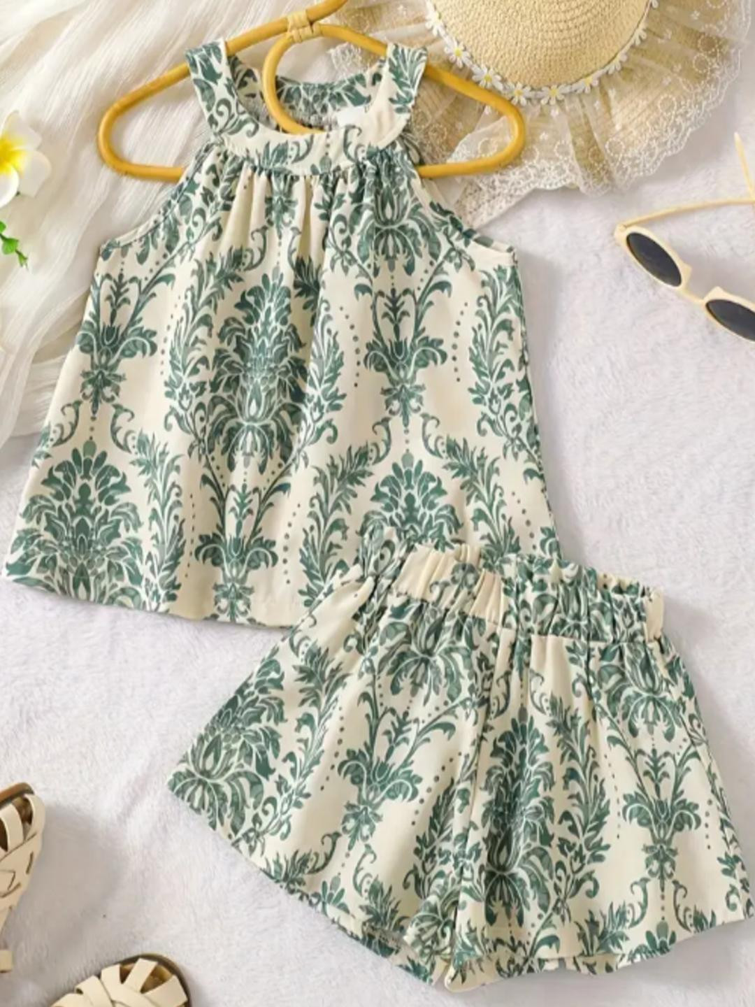 maroth hub Girls Green Clothing Set